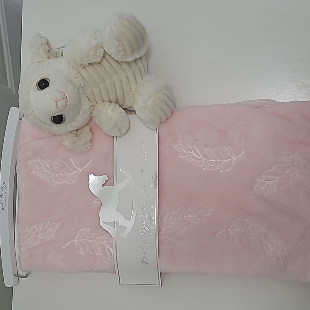 Rock a bye Baby Embossed baby blanket 75cmx90cm new no tags